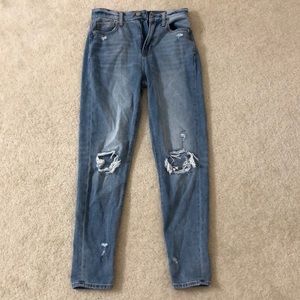 American eagle ripped light wash mom jeans